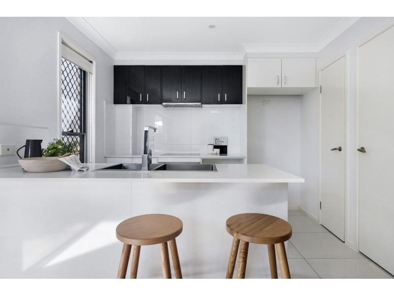 8/30 Taylor Place, Mackenzie QLD 4156