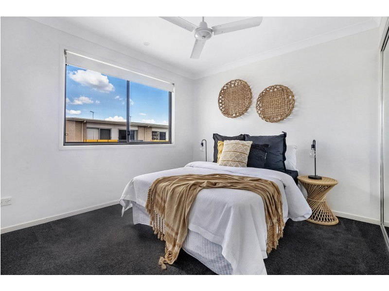 8/30 Taylor Place, Mackenzie QLD 4156