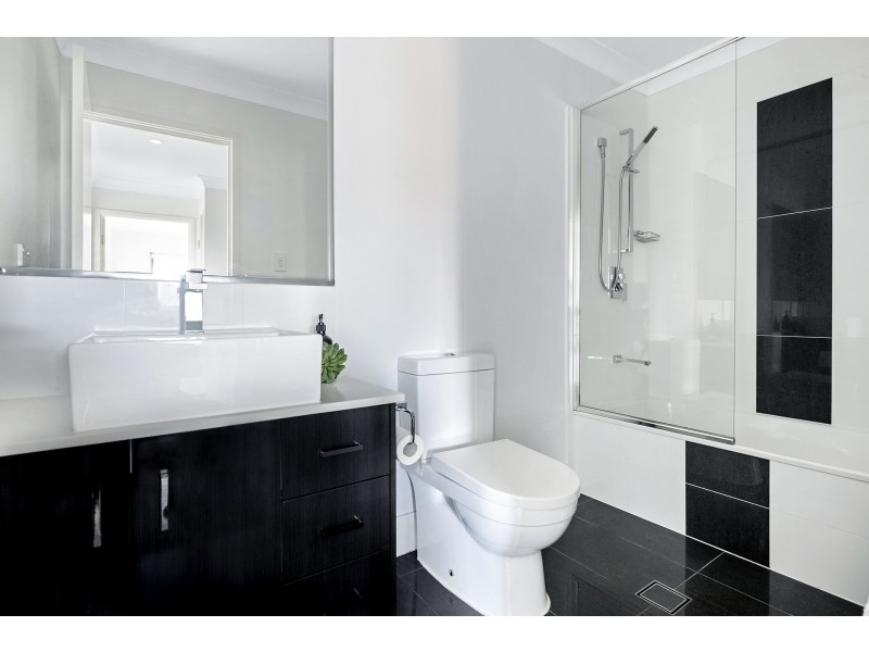 8/30 Taylor Place, Mackenzie QLD 4156