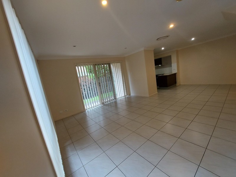 49/2 Weir Drive, Upper Coomera QLD 4209