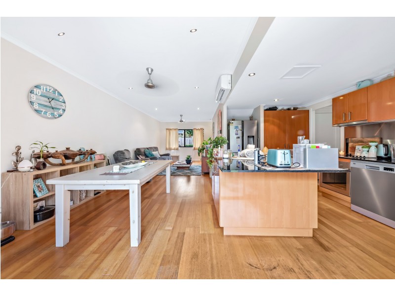 104/25 Abell Road, Cannonvale QLD 4802