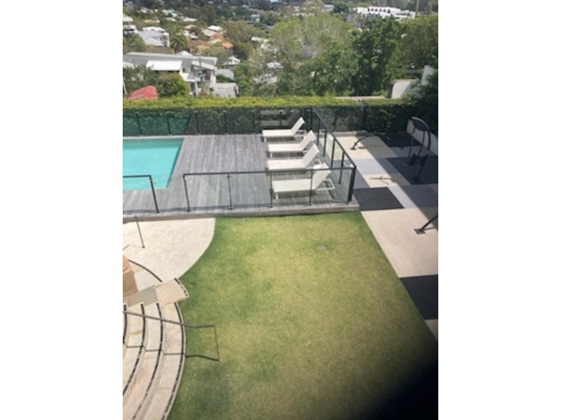 villa 2/1 Bonvale Lane, St Lucia QLD 4067