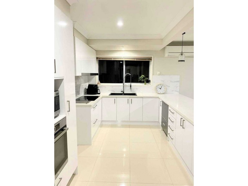 14 Maisie Place, Eight Mile Plains QLD 4113