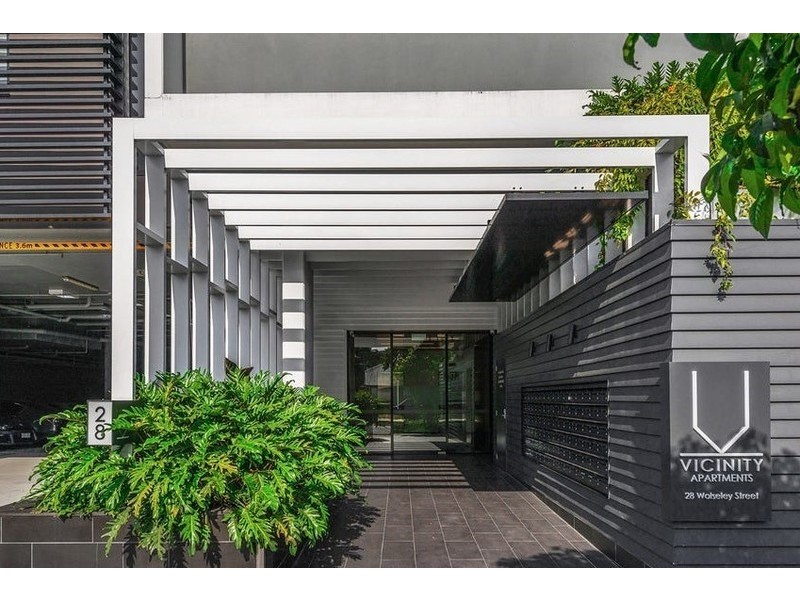 803/28 Wolseley Street, Woolloongabba QLD 4102