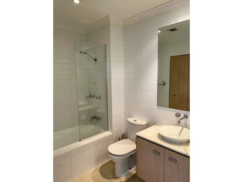 L124/228 Varsity Parade, Varsity Lakes QLD 4227