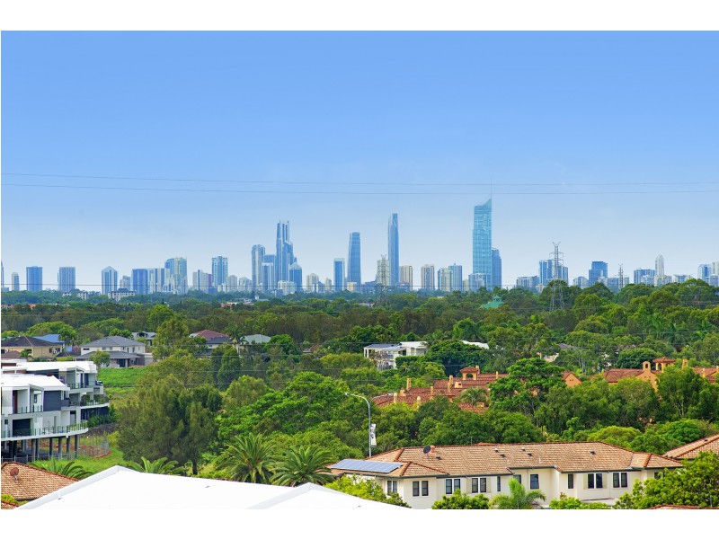 12E/129-133 Laver Drive, Robina QLD 4226