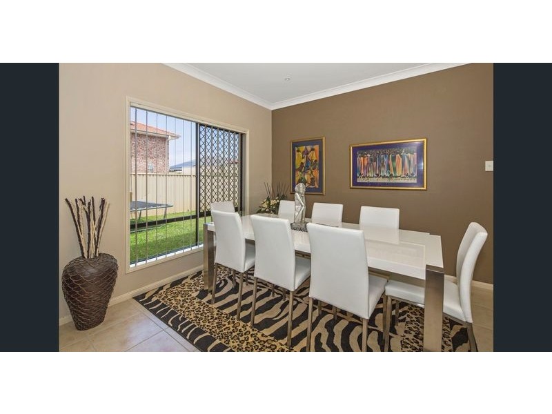 117 Crestwood Dr, Molendinar QLD 4214