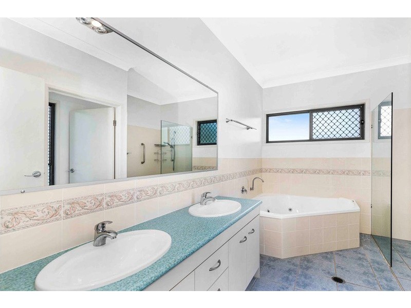 37 Gregory Street, Taringa QLD 4068