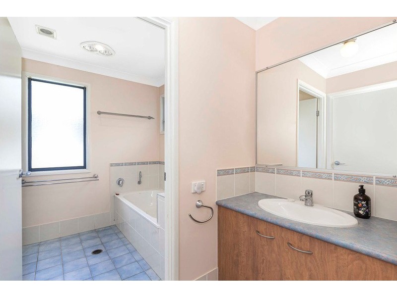 37 Gregory Street, Taringa QLD 4068