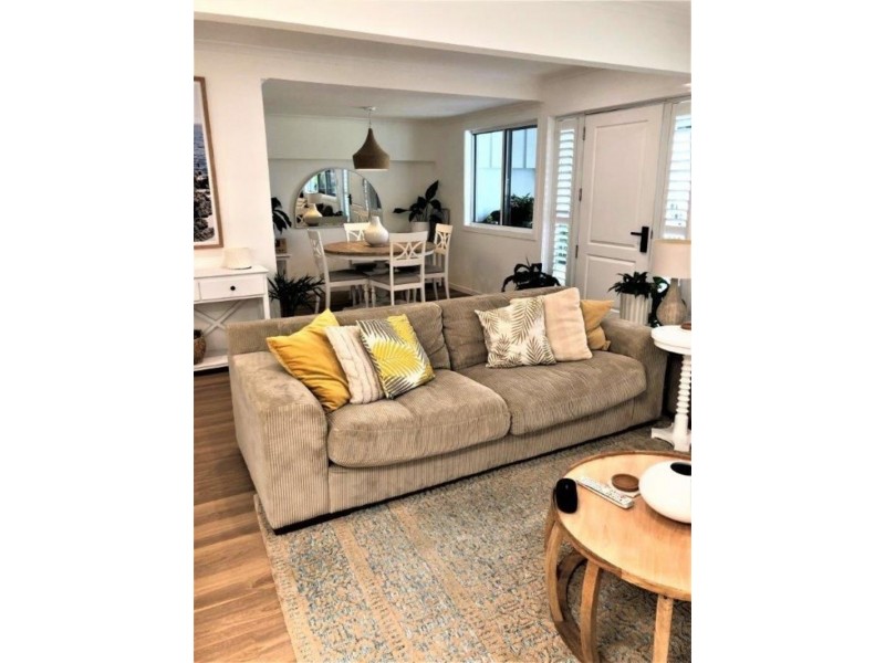 2/6 Wildwood Court, Surfers Paradise QLD 4217