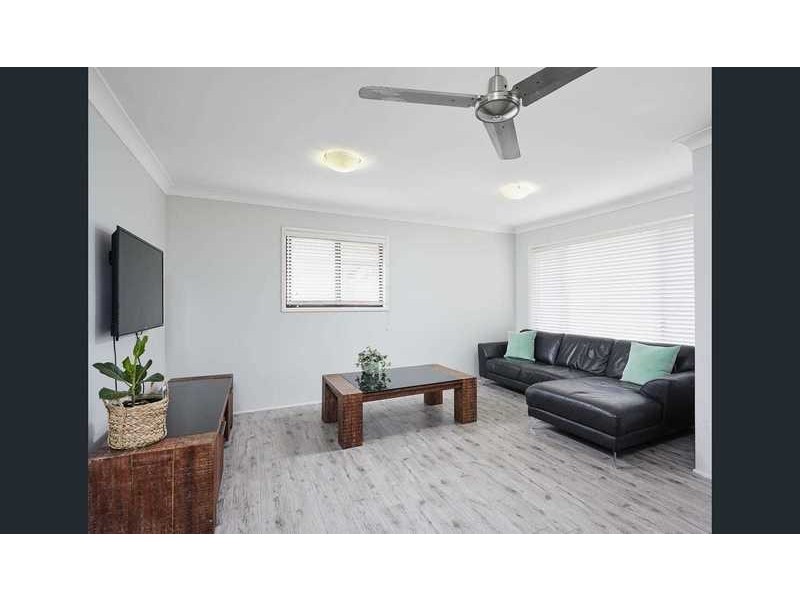 15 Tumbarumba Ave, Ashmore QLD 4214