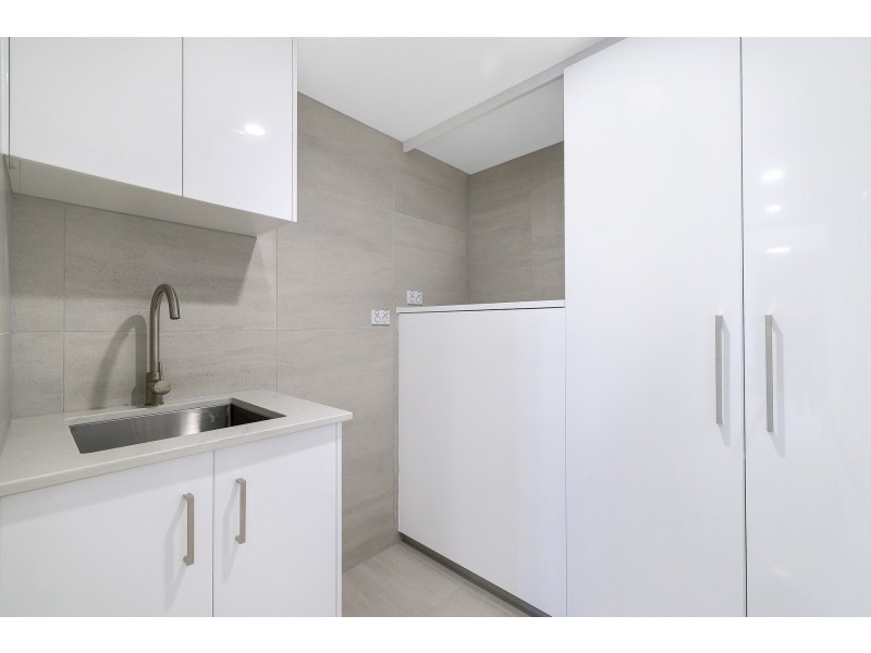 1602/5 Enderley ave, Surfers Paradise QLD 4217