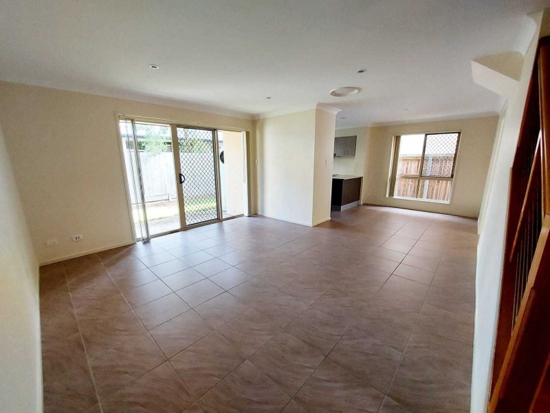 8/2 Weir Drive, Upper Coomera QLD 4209