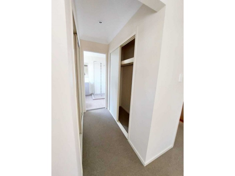 8/2 Weir Drive, Upper Coomera QLD 4209