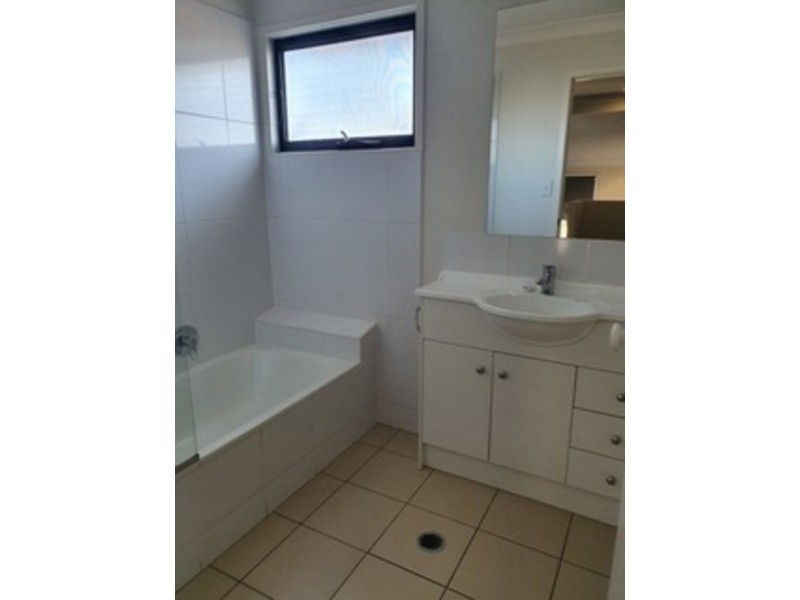 337 Spring Street, Kearneys Spring QLD 4350