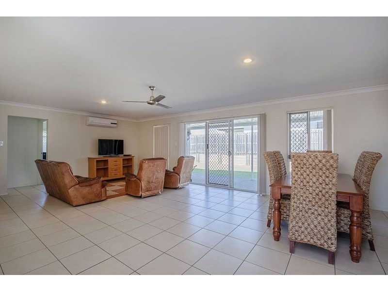 25 Azure Way, Coomera QLD 4209