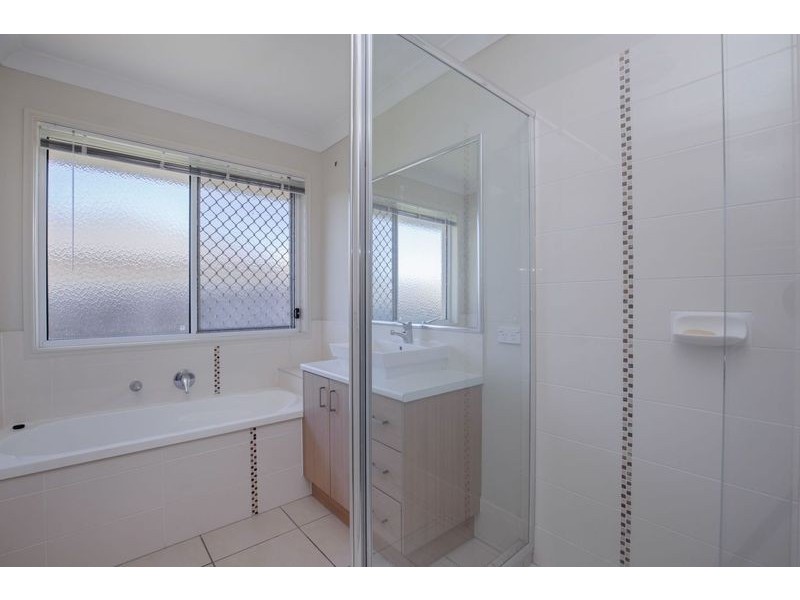 25 Azure Way, Coomera QLD 4209