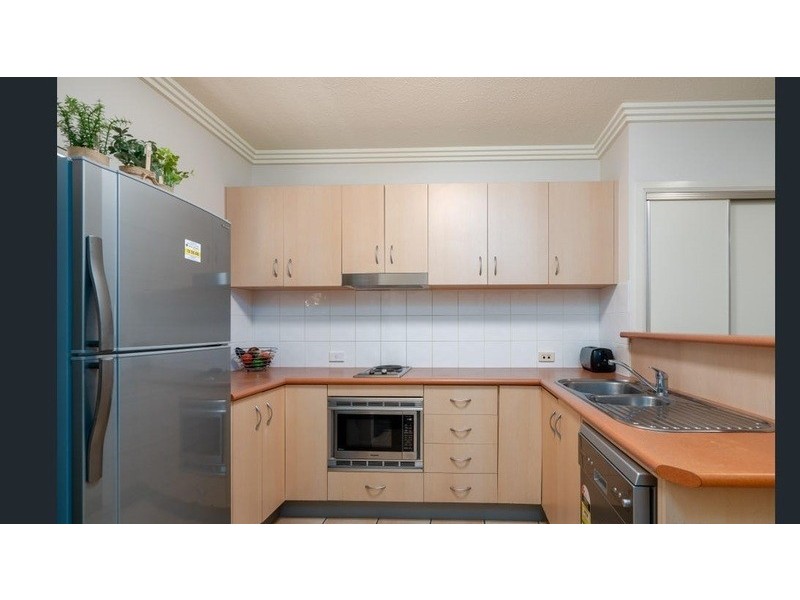 181/37-39 digger street, Cairns North QLD 4870