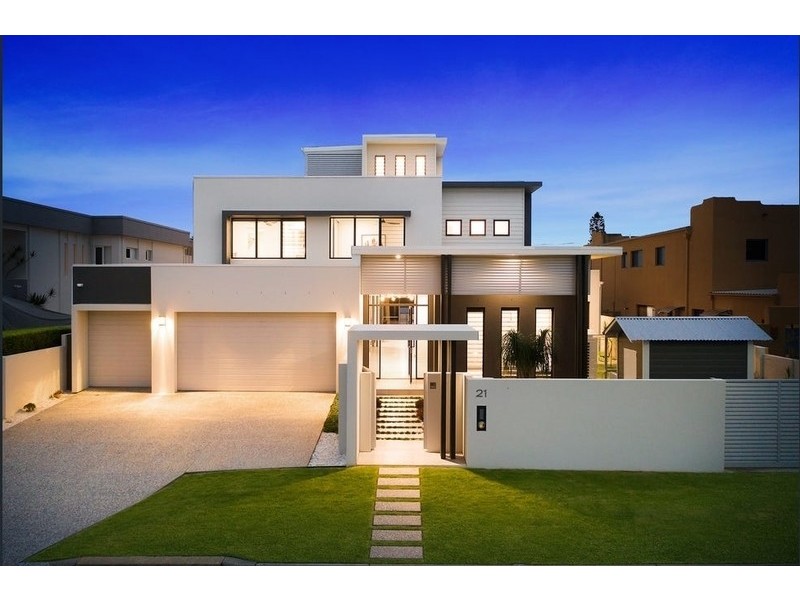 21 Saxonvale Terrace, Mermaid Waters QLD 4218