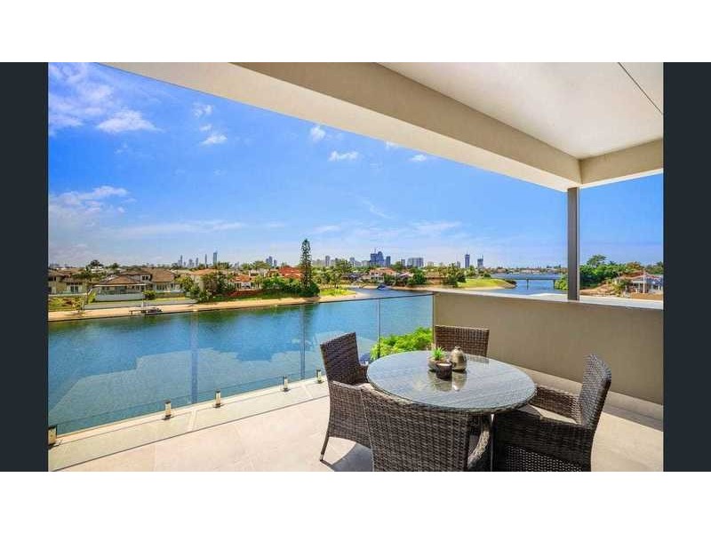 21 Saxonvale Terrace, Mermaid Waters QLD 4218