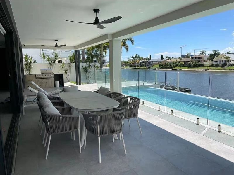21 Saxonvale Terrace, Mermaid Waters QLD 4218