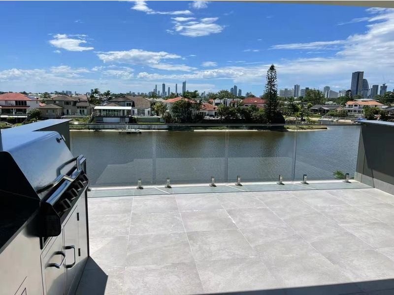 21 Saxonvale Terrace, Mermaid Waters QLD 4218