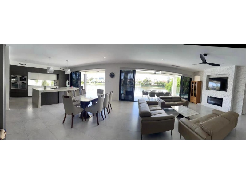 21 Saxonvale Terrace, Mermaid Waters QLD 4218
