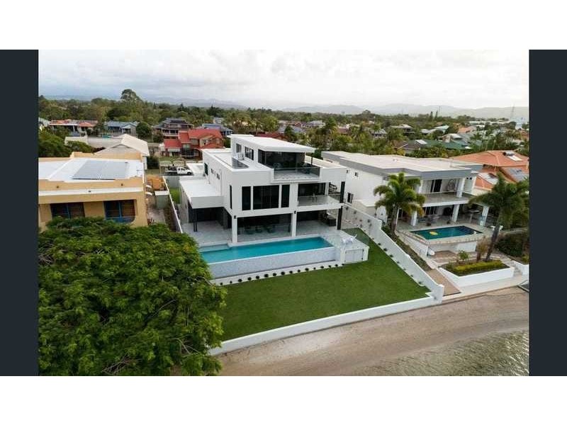 21 Saxonvale Terrace, Mermaid Waters QLD 4218