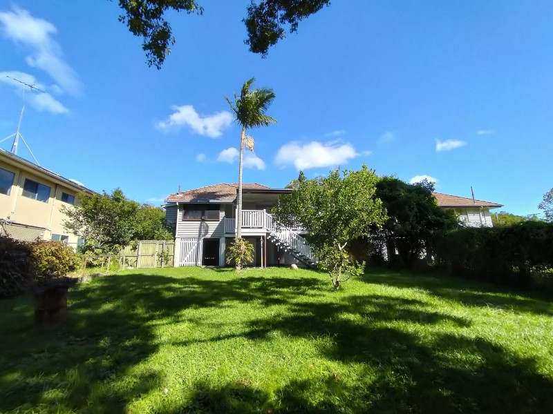 102 Earl Street, Greenslopes QLD 4120