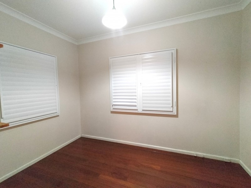 102 Earl Street, Greenslopes QLD 4120