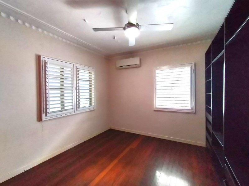 102 Earl Street, Greenslopes QLD 4120