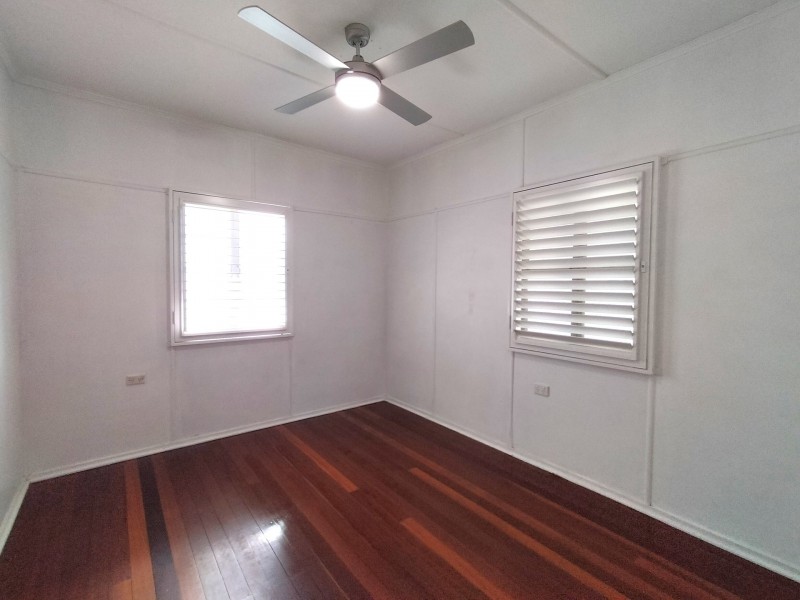 102 Earl Street, Greenslopes QLD 4120