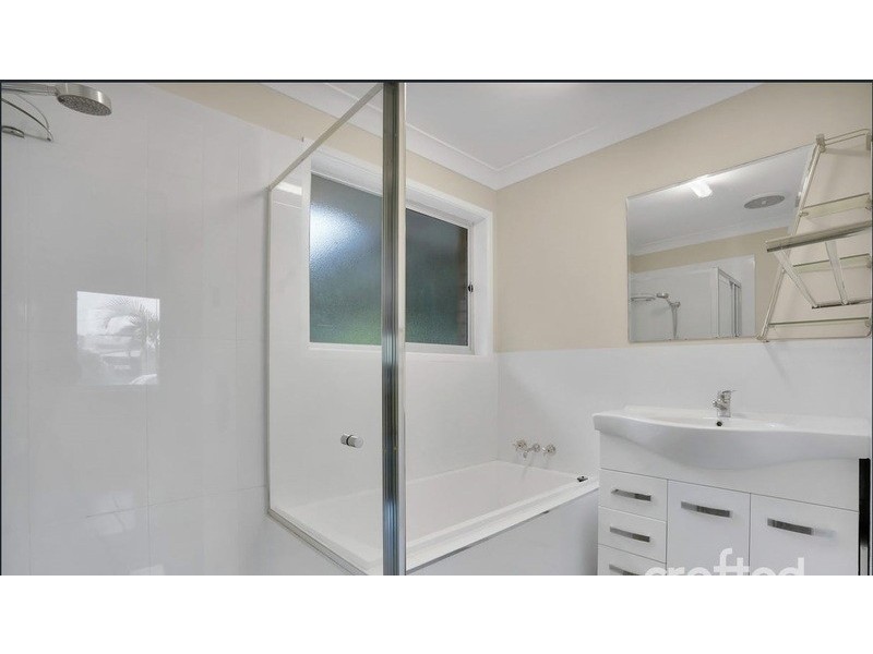 78 Estramina Road, Regents Park QLD 4118
