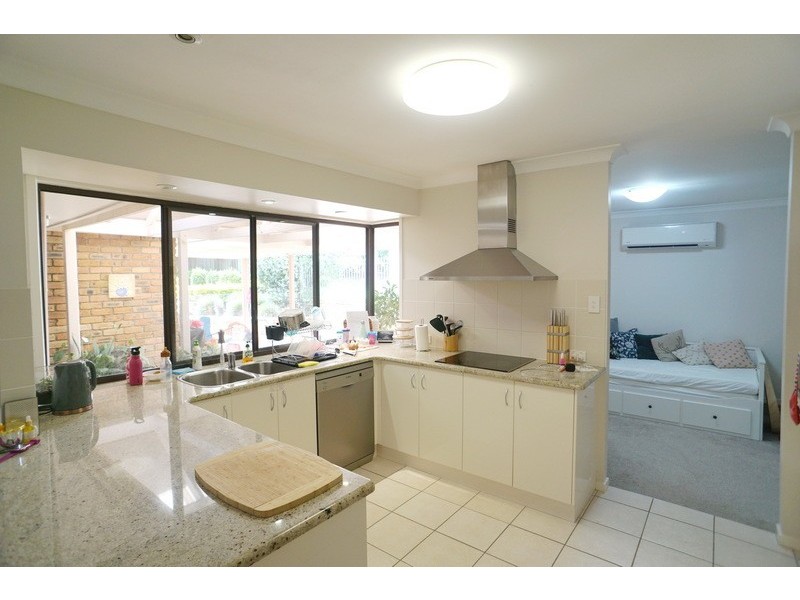 5 Stanton Court, Eight Mile Plains QLD 4113