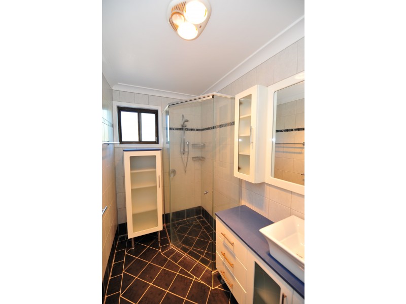 6 Willoughby Cres, Springwood QLD 4127