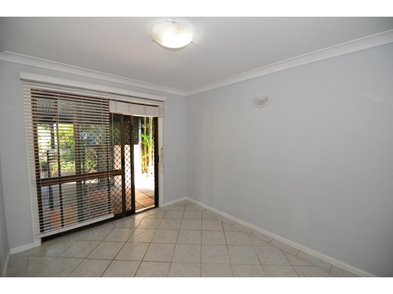 6 Willoughby Cres, Springwood QLD 4127