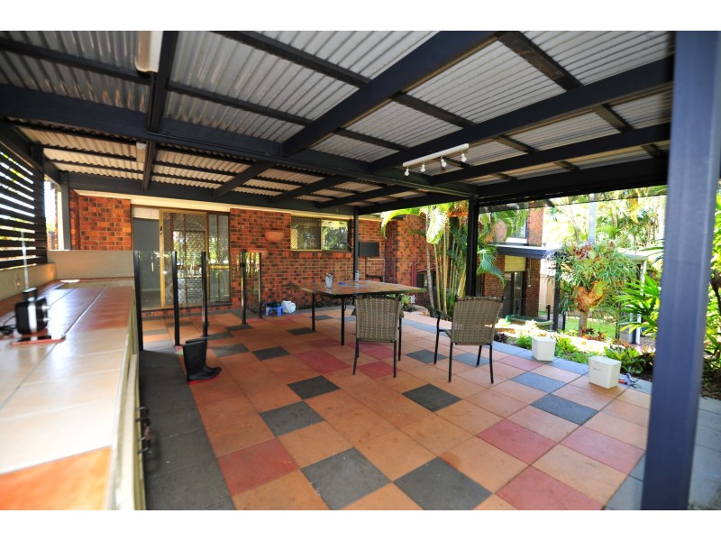 6 Willoughby Cres, Springwood QLD 4127