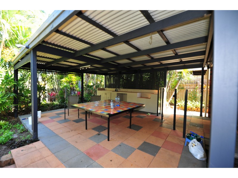 6 Willoughby Cres, Springwood QLD 4127