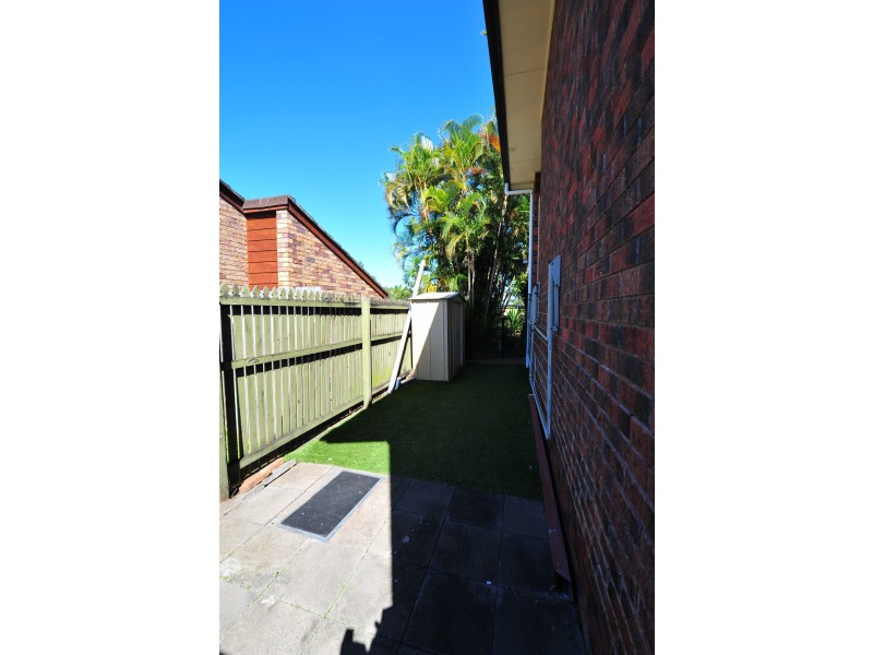 6 Willoughby Cres, Springwood QLD 4127