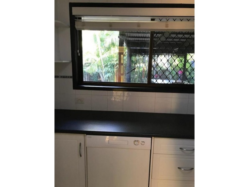 6 Willoughby Cres, Springwood QLD 4127