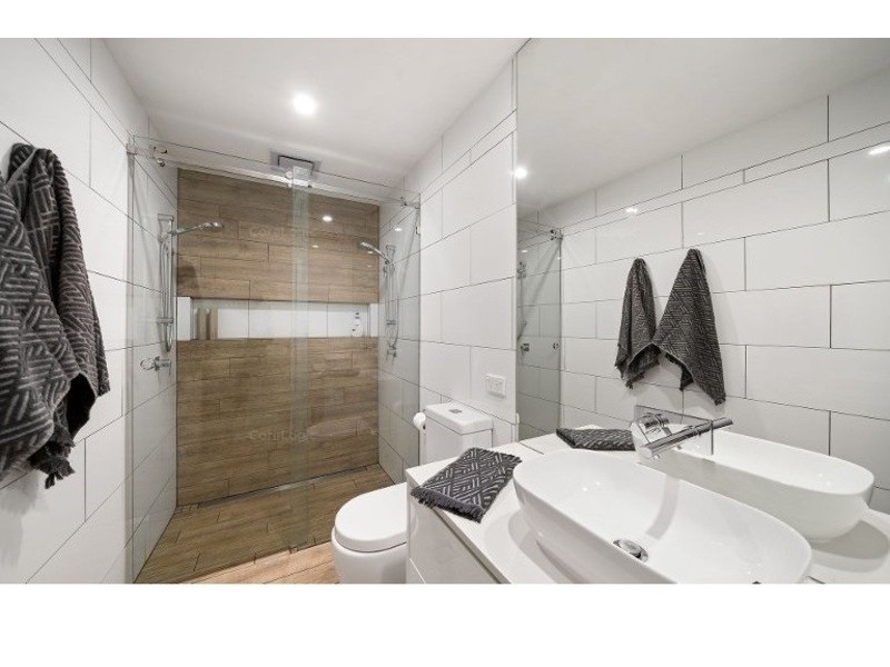 7 Banstead Street, Birkdale QLD 4159