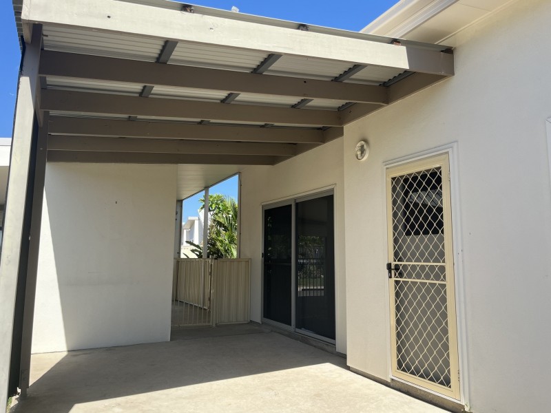 73 Centenary Dr Nth, Middlemount QLD 4746