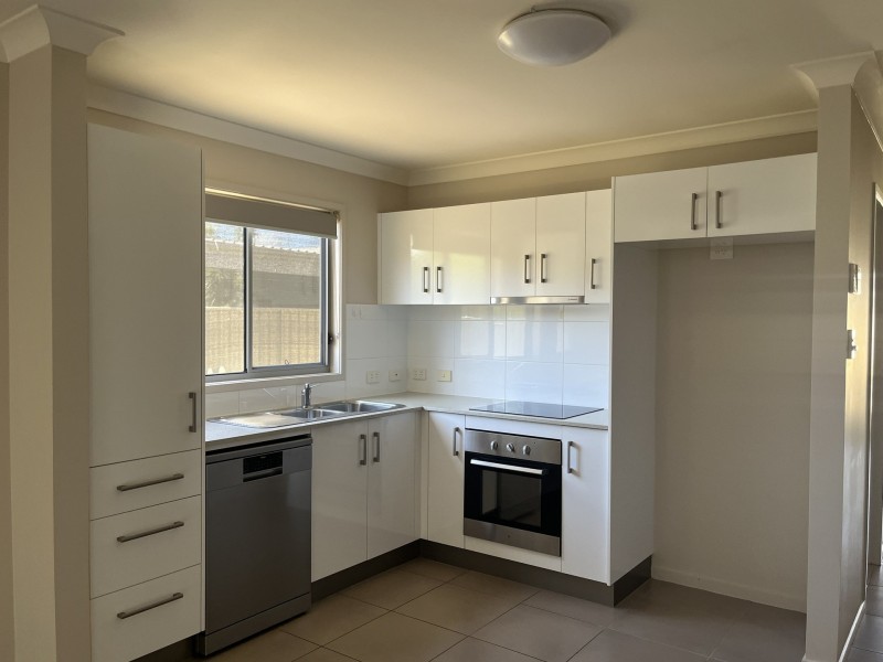 73 Centenary Dr Nth, Middlemount QLD 4746