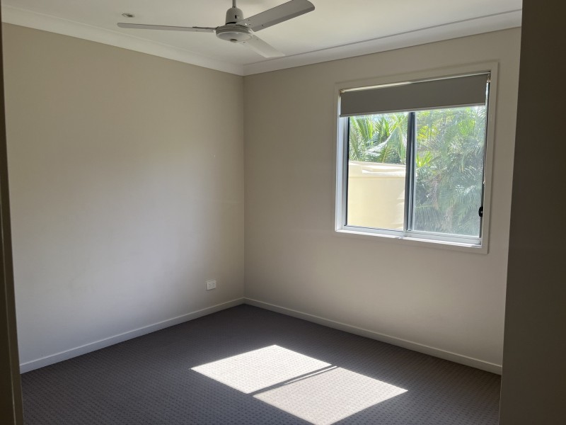73 Centenary Dr Nth, Middlemount QLD 4746