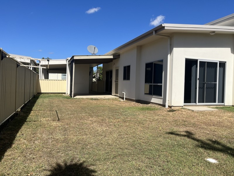73 Centenary Dr Nth, Middlemount QLD 4746