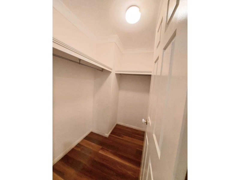 7 Queens Court, Forest Lake QLD 4078