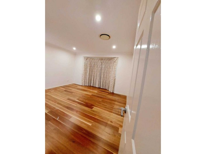 7 Queens Court, Forest Lake QLD 4078