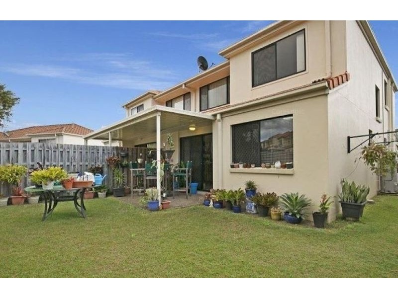 25/74 Universal Street, Pacific Pines QLD 4211
