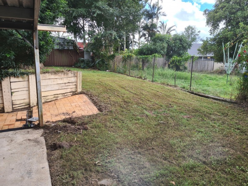 16 Green Road, Regents Park QLD 4118