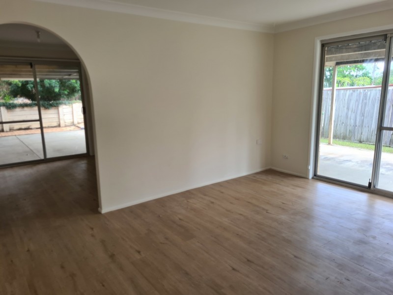 16 Green Road, Regents Park QLD 4118